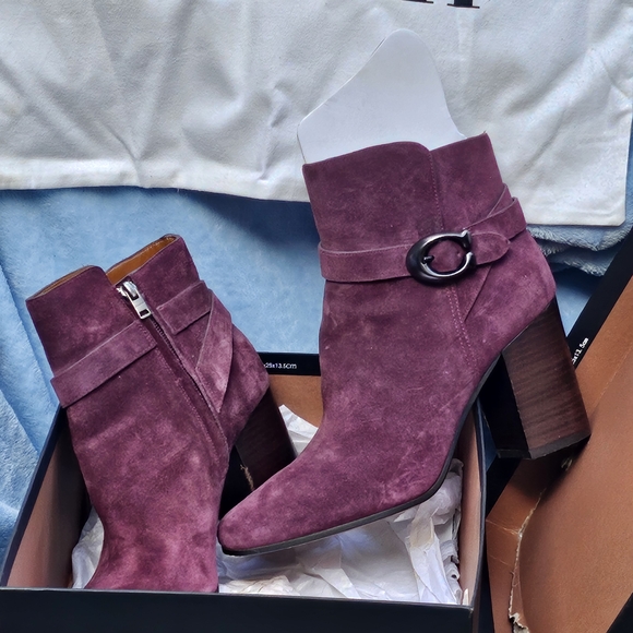 COACH DELANEY Elegant Purple Suede Ankle Boots - Picture 1 of 5